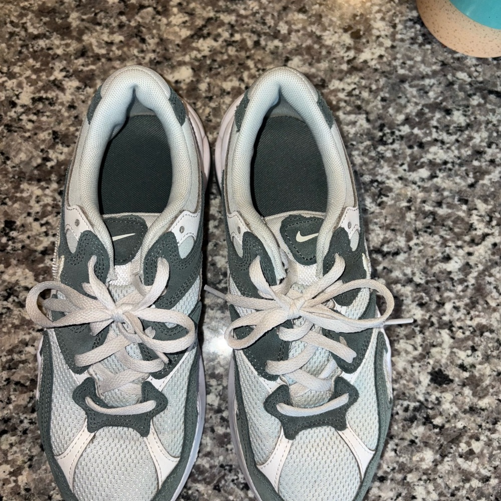 PREOWNED- Nike Women's AL8 Green Sneakers